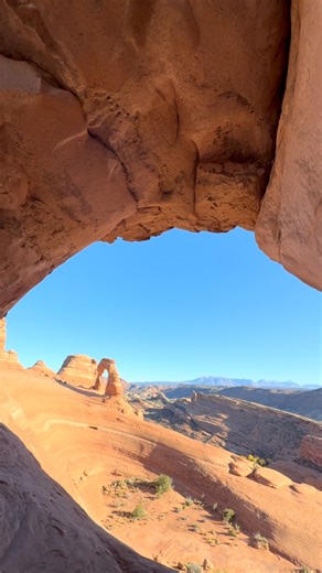 Golden Loop – Arches National Park ️ A drive through surreal landscapes of red rock and light. The trail ends at Delicate Arch — Utah’s crown jewel, shining under the desert sun. #GoldenLoop #ArchesNationalPark #DelicateArch #Utah #RoadTrip | Daniel Sagot | Facebook