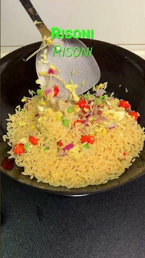 Looks like Fried Rice... but it's PASTA! 🤯🦐💚🧅🍳