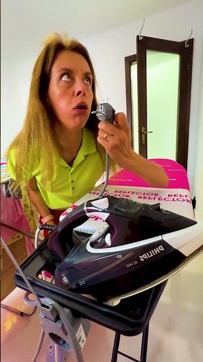 🤪 Incredibil 😱 Blocată afară! Oh, No! OMG Incredible ending stuck out #shorts 🥺