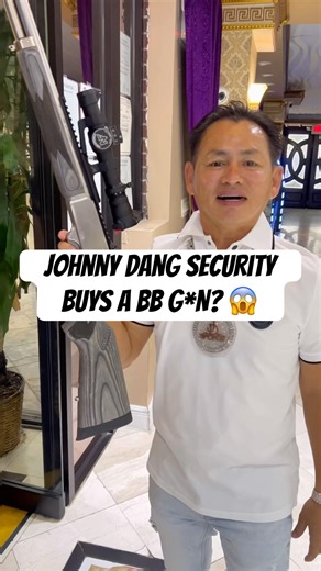 #JohnnyDang security buys a BB g*n? 😱 #hiphopculture #texaslife #shortsvideo