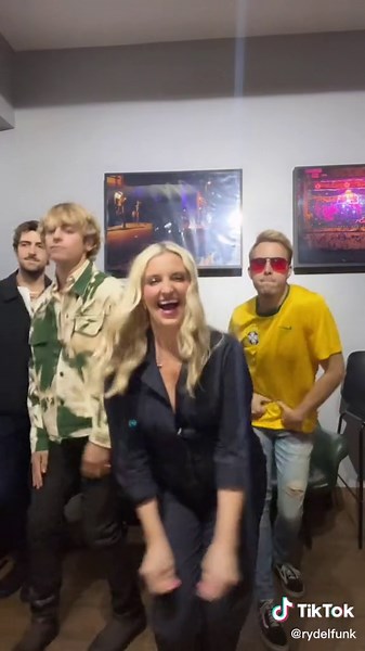 wiggle wiggle