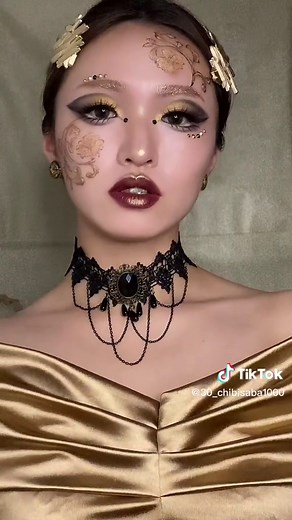 2022年の集大成🏆撮影時間計12時間⏰ぜひご覧ください🫶#madeyoulook #tiktokmakeup #gucci #louisvuitton #versace #transformation #変身 #変身動画 #メイク #カットクリース #海外メイク #アートメイク #芸術 #art #アート #純欲メイク #舞台メイク #ちびさば