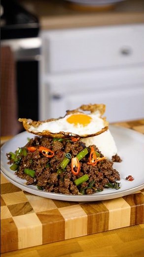 Easiest Ground Beef Dish Ever! (Under 30 Minutes) Pad Kra Pao #groundbeef #recipe