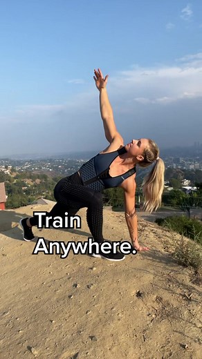 OMORPHO Weighted G-Vest : Train Anywhere with Claire Thomas Fitness