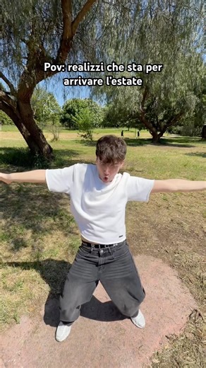 It's me😂 I love summer☀️ Do you prefer summer or winter?🤨