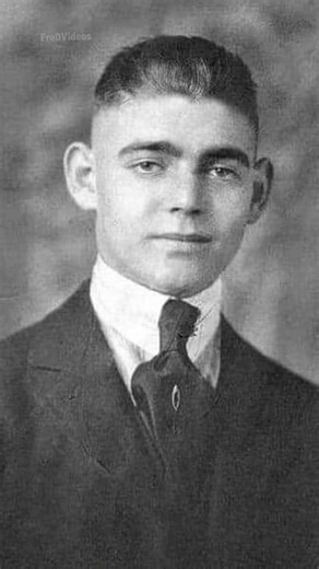 4.1K views · 100 reactions | Clark Gable (1901-1960) fue un icónico actor estadounidense, ampliamente conocido como el "Rey de Hollywood". Su carrera abarcó más de tres décadas e incluyó papeles protagónicos en películas que se convirtieron en clásicos del cine. #nostalgia #clarkgable #hollywoodmovies #peliculasrecomendadas #clasicos_de_siempre #leyendasdehollywood #hollywood #enmemoria #loqueelvientosellevo | FreD Videos | Facebook