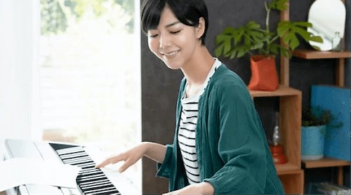 【独学用教材】大人のピアノデビュー、何から始めれば上手くなる？ - Phonim Music