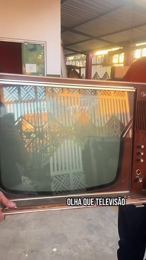 Descubra TVs Antigas no Paraíso das Relíquias