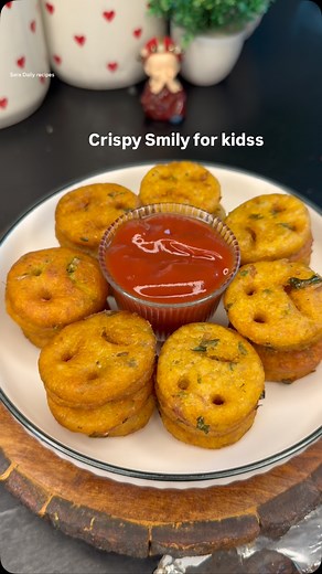 63 reactions · 3 comments | Super Crispy Potato Smiley | Kids Friendly Snack Ingredients Boiled potatoes 3 medium Corn flour 3 tbsp Bread crumbs 2 tbsp Black pepper powder 1 tsp Salt as per taste Oil for frying #potatosmiley #crispsmiley #potatosnack #kidsfavorite #quickrecipe #homemadesnack #easycooking #snacktime #reelsrecipe #viral #trending #reels #recipe #reelitfeelit #share | Sara Daily Recipes | Facebook