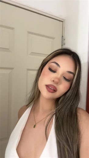 Videos de Sara Vega 🫠 (@sara._.vega) con “sonido original - Rockolita”