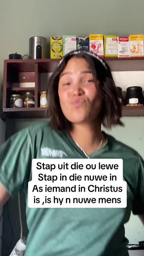 Stap uit die ou lewe Stap in die nuwe in As iemand in Christus is , is hy n nuwe mens Translation: step out of the old life ,step into the new with Christ ! Jesus truly saved me! #stap #stapuitdieoulewe #nuwemens #Jesus #Christ #freedom #saved #grace #pinkster @⚜️Carmen Siegelaar⚜️ @⚜️Carmen Siegelaar⚜️