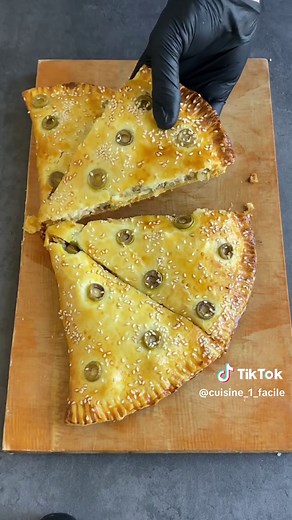 Recette rapide: Pâte brisée avec farce de viande hachée et fromage