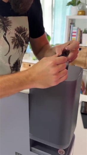 Discover the A1 RO hot & cold water dispenser – delivering pure, healthy water at the perfect temperature. 🤩 With a 6-stage filtration system and a wide temperature range, this plug-and-play dispenser is the perfect addition to your home or office. 💯 | Waterdrop Filter