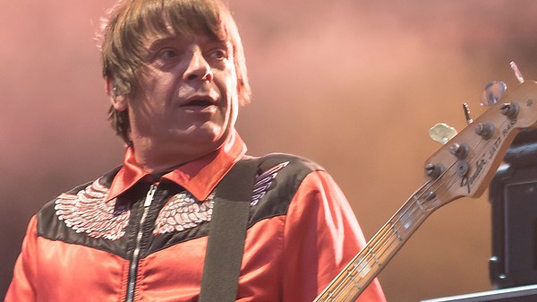 Gary Mounfield spielt Bass beim Hit «Fools Gold»