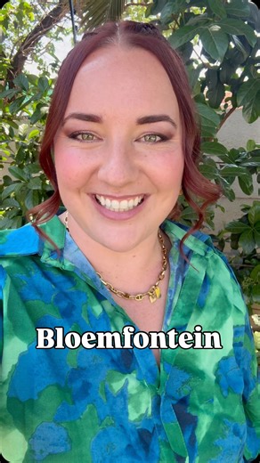 16K views · 163 reactions | Bloemfontein! Ek bring my nuwe komiese vertoning weer na julle toe, en glo my, dis nie een wat jy wil mis nie! 8 November Aasvoël Klub Kaartjies: 084 559 8991 Bring jou pelle, jou kêrel, of sommer jou buurvrou. Dis een aand vol lag, lekker stories en chaos soos net Aasvoelklub dit kan doen! Mel die Storieverteller - AASVOËL KLUB, BLOEMFONTEIN - Internet Sensasie #MelDieStorieverteller #StandUpComedy #LekkerLag | Mel die Storieverteller | Facebook