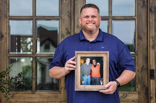 A Texas cop, who calls himself the 'secret' son of the late Charley Pride, is contesting the singer's will