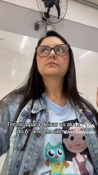 Técnica para os alunos do sexto ano ficarem em silêncio #professora #alunos #escolapublica #humor #fyp