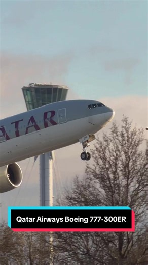 Qatar Airways Boeing 777-300ER ✈️🇶🇦 #boeing #aviation #takeoff #heathrow #fyp