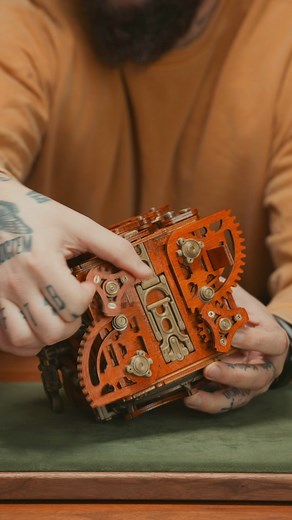 Chris Ramsay 🇨🇦 | How would you open this Puzzle Box? #puzzle #puzzlebox #steampunk #toy Design by @nkdpuzzle | Instagram