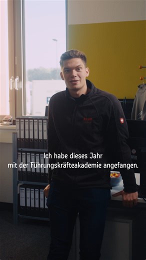 In unserer #REWE Akademie für Führungskräfte bieten wir auch dir eine Vielzahl an Weiterbildungsmöglichkeiten für deine #Karriere! #rewekarriere #mehralseinjob #Führungskraft | REWE Karriere