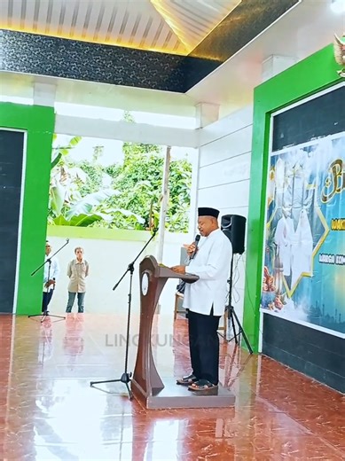 Pada hari Sabtu, 14 Maret 2026, suasana penuh kebersamaan dan kekeluargaan terasa dalam kegiatan buka puasa bersama Wakil Gubernur Papua Barat Daya beserta keluarga dengan warga Komplek Jl. Patriot KM. 12 masuk, Kota Sorong. Kegiatan ini menjadi momen silaturahmi yang hangat antara pimpinan daerah dan masyarakat sekitar. Warga berkumpul dengan penuh kebersamaan, berbagi cerita, serta mempererat hubungan kekeluargaan di bulan suci Ramadan. #ahmadnausrau #wagubpbd #berbukapuasabersama #silaturahmi