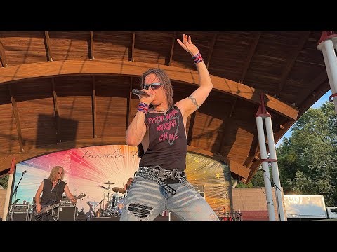 Adrenalize - The Ultimate Def Leppard Experience performing Foolin’