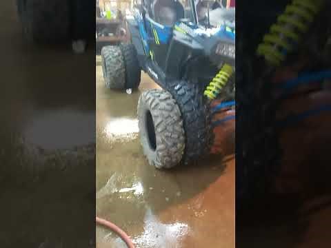 Maxxis Carnivore 30x10x14