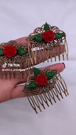 Customised Hair Combs For customised order DM Instagram asfasjewellery #hairstyle #haircomb #handmade #foryoupage❤️❤️ #foryou