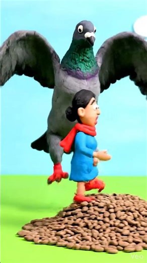 Girl Feeds a Pigeon… It Went Completely Wrong 😭 Giant Bird Chaos