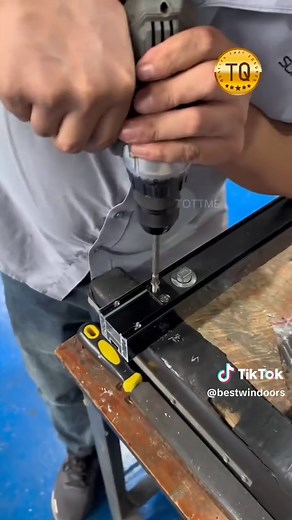 Offset door hardware installation#slidingdoors #glassdoors #tracklessgate #frenchdoors #door #doors #aluminum #factory #tottme #tottmetal#madeinchina