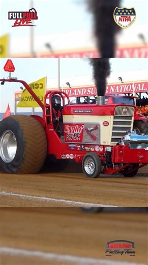 Epic spool up! 😱 #tractorpulling #fullpulllive
