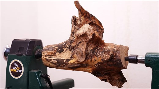 Hoe Turning A Spalted Log Shows All Its Beauty