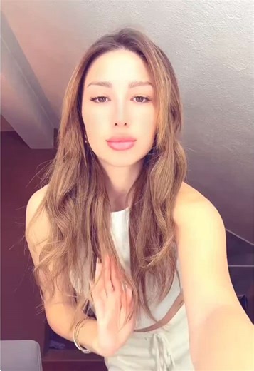 Makeup Tutorial with Melina Essential Beauty