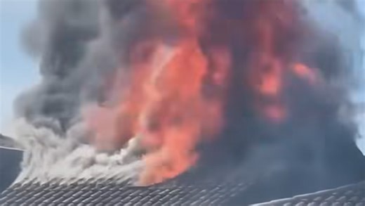Les boules de farine s'enflamment avant l'explosion : en Occitanie, les images impressionnantes de l'incendie d'une boulangerie