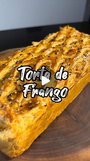 Vitor Bourguignon | Essa torta chega a ser desrespeitosa. Um recheio cremoso, com aquele gostinho de frango assado e uma massa folhada caseira com quantidades... | Instagram