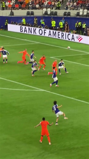 Van Dijk’s Perfect Header Puts Netherlands 1-0 Up