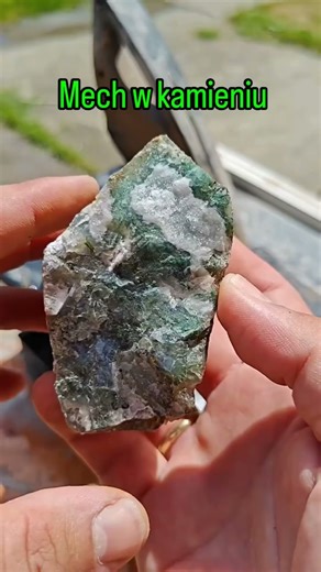 Hidden Gemstone Inside Ancient Rock agate – You Won’t Believe This Find! #gemstones #youtubeshorts