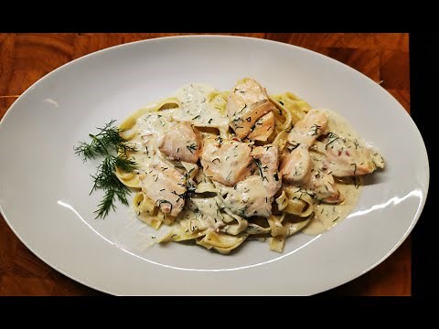 Lachs in Sahnesauce mit Bandnudeln