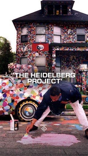 CONTEMPORARY100 on Instagram: "The Heidelberg Project [1986 onwards] by Tyree Guyton @tyreeguyton In 1986, Tyree Guyton began an ongoing intervention on the Detroit street where he was raised, transforming his childhood block into a continually evolving work of art known as the @heidelbergproj. Working with abandoned houses, vacant lots, and discarded objects, he developed an environment that blurred the line between sculpture, installation, and lived space. The neighborhood itself became the ma