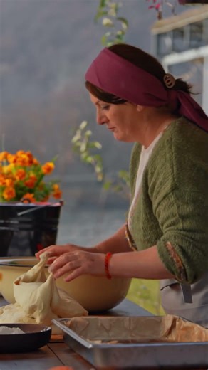 Artisanal Sourdough Bread: Handcrafted Baking Process