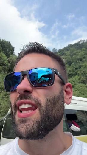 Our lane did not move for 30mins so far... 😅 #kenya #maimahiu