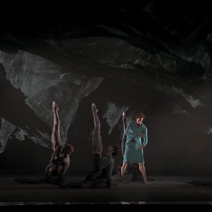 🤩 Edward Watson in The Royal Ballet's The Dante Project, Wayne McGregor's epic portrayal of Dante's journey through the afterlife Watch this groundbreaking work on demand via our website until 19 January: https://stream.roh.org.uk/packages/the-dante-project/videos/the-dante-project | Royal Ballet And Opera