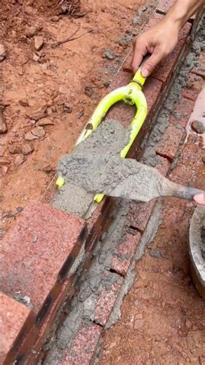BRICKLAYING HACK using a bicycle fork 😲🧱🚴 #shorts #crafts #skills #handmade #satisfying