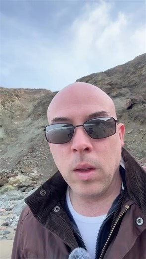 Everyone’s waiting to “figure it out.” Truth is, no one has the full script. The people you admire? They moved before they felt certain. Confidence isn’t certainty. It’s movement. Success is messy. #LeadershipTok #ImposterSyndrome #CareerGrowth #Overthinking #HighPerformance