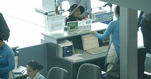 Mẹ Minh Béo bí mật sang Mỹ thăm con trai