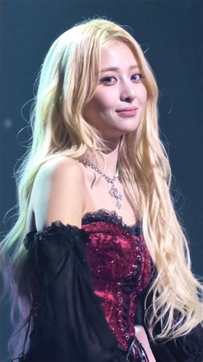 LE SSERAFIM HUHYUNJIN 'Need Your Company' Fancam | 르세라핌 허윤진 직캠