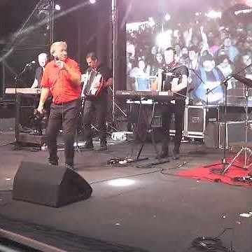 Músicos regalando VALS en la Fiesta del Chancho con Pelo en Cerrito Entre Rios