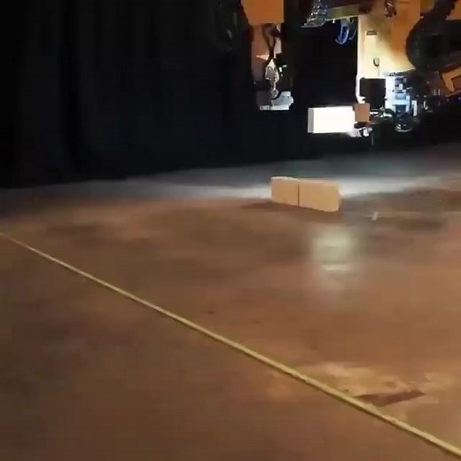 1.3K views | This groundbreaking robot, engineered by Fastbrick...