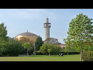The London Central Mosque is Regent Park Mosque Islamic worship place.