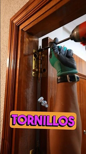 Cómo reparar una puerta cuando roza en el piso o suelo.